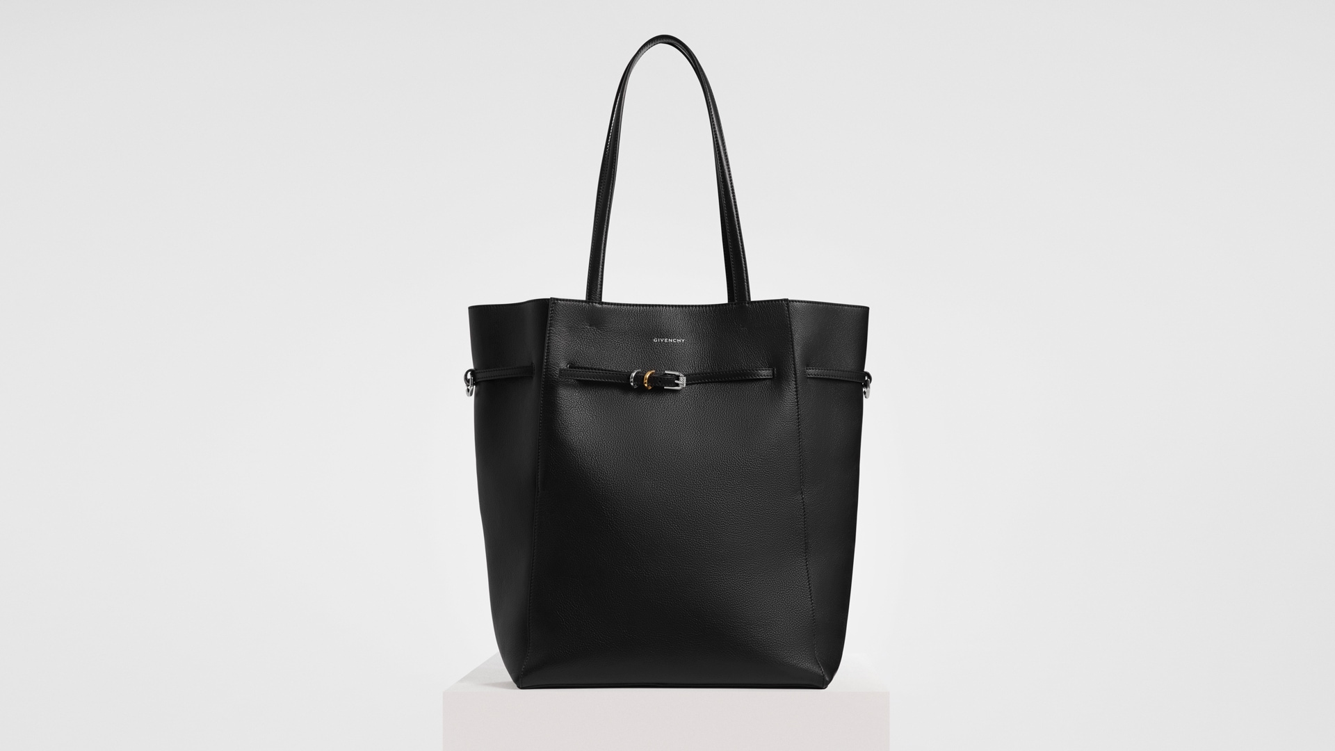Medium Voyou tote bag in leather