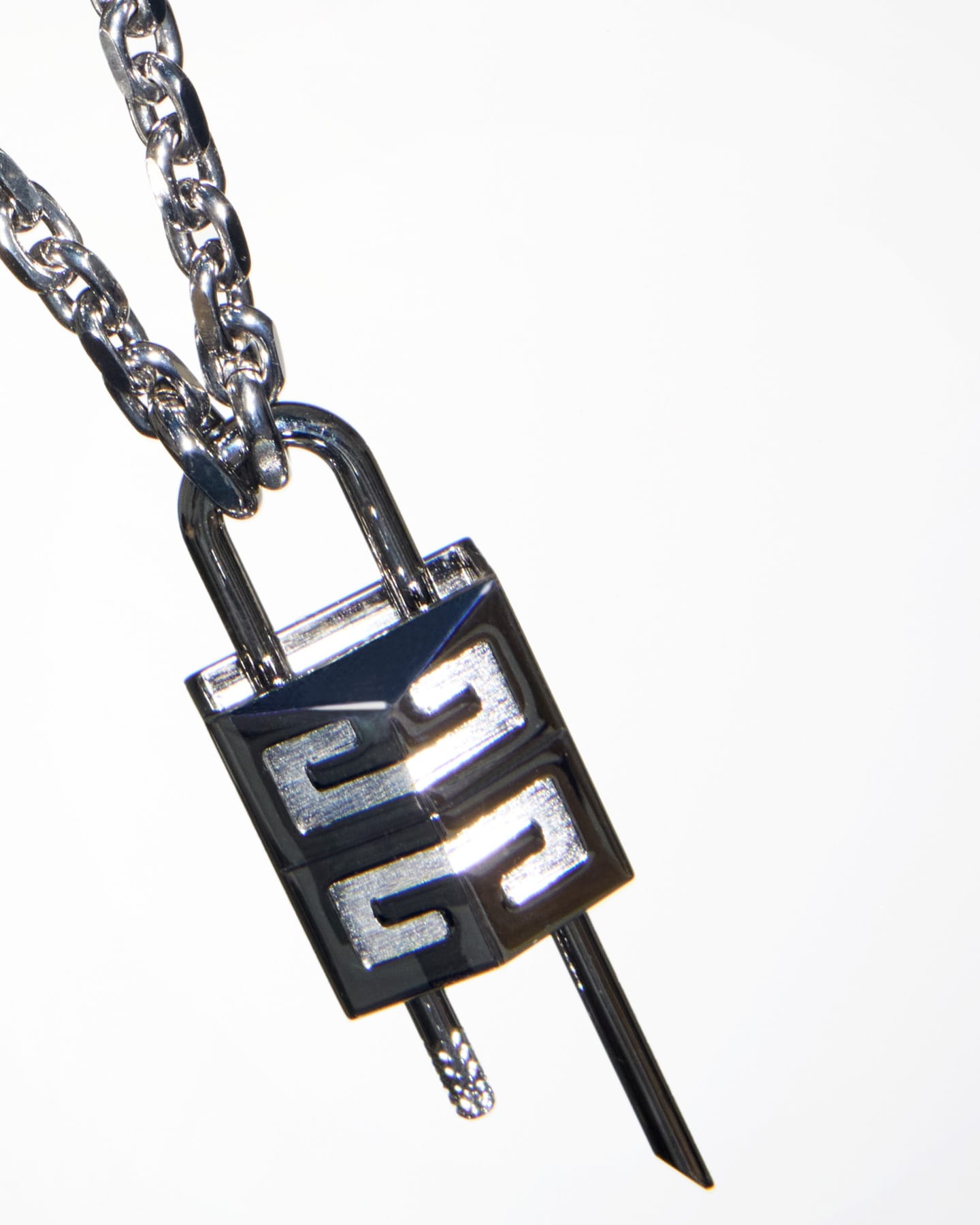 Lock necklace with 4G padlock