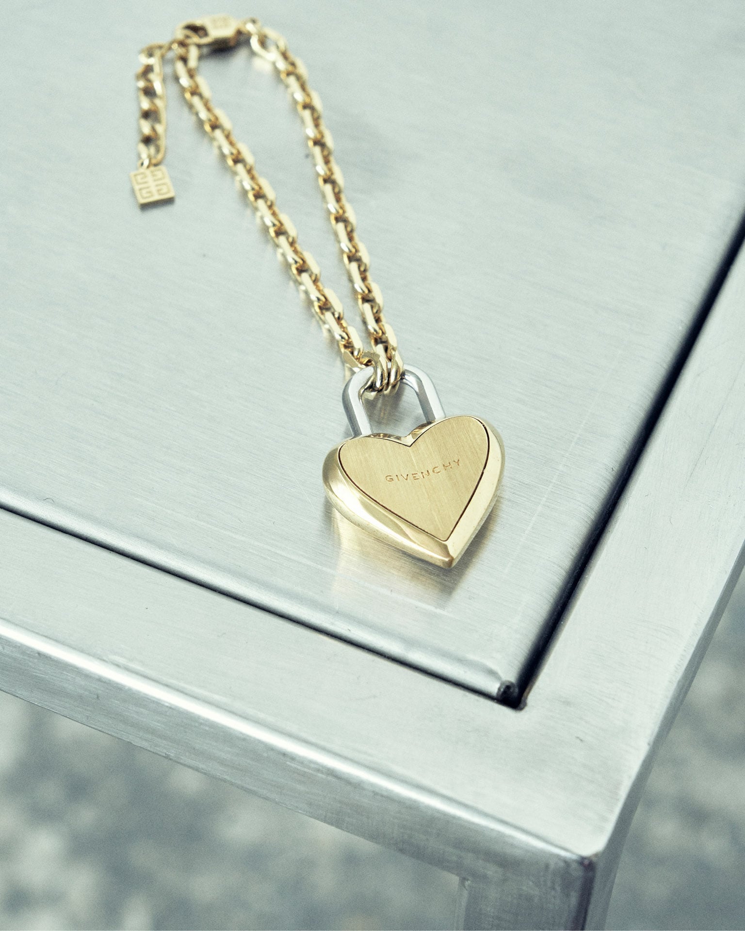 Heart Lock bracelet in metal