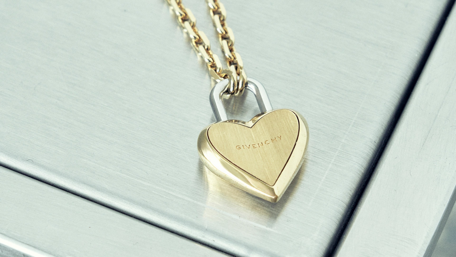 Heart Lock bracelet in metal