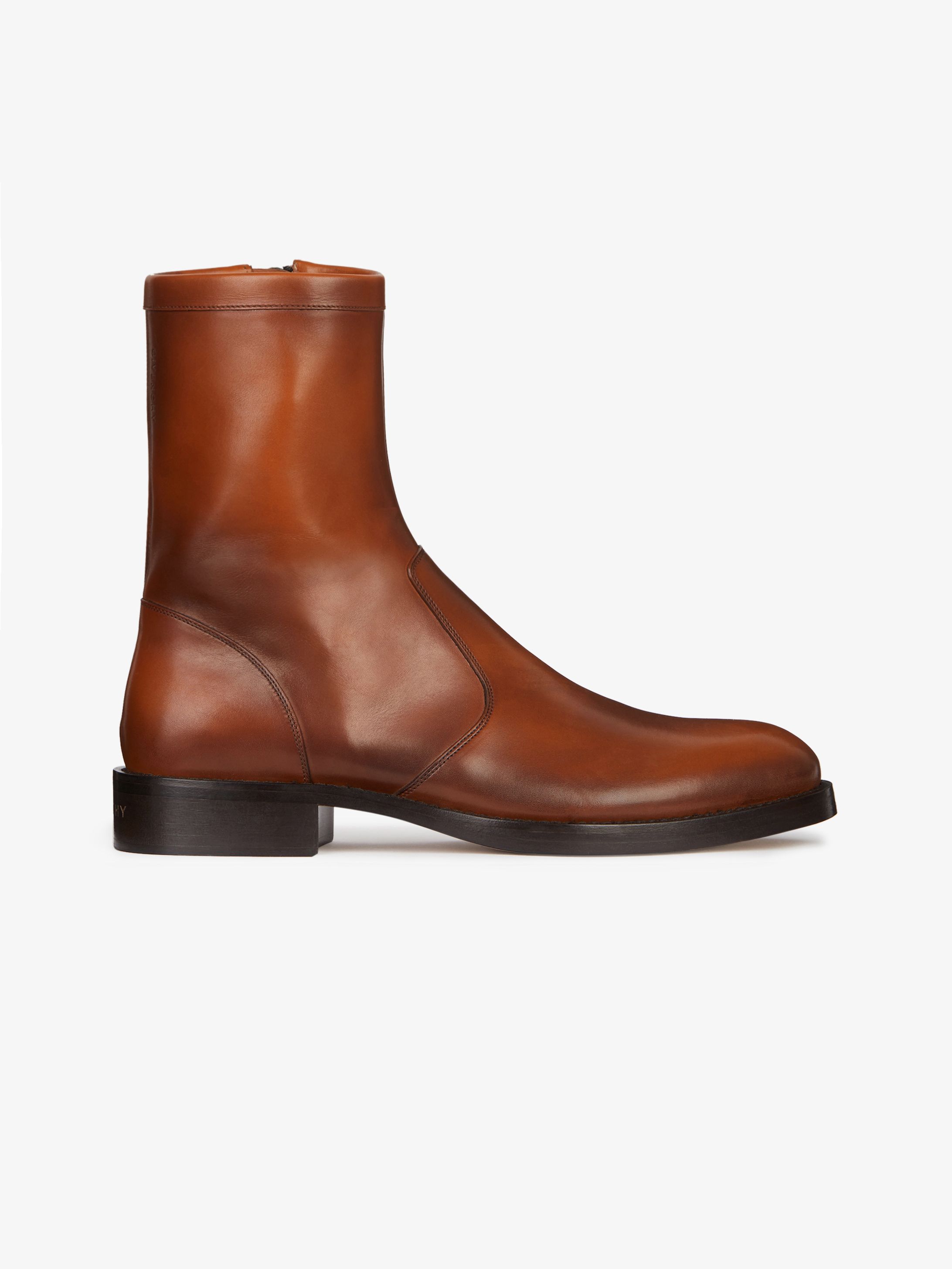 Boots in waxed leather