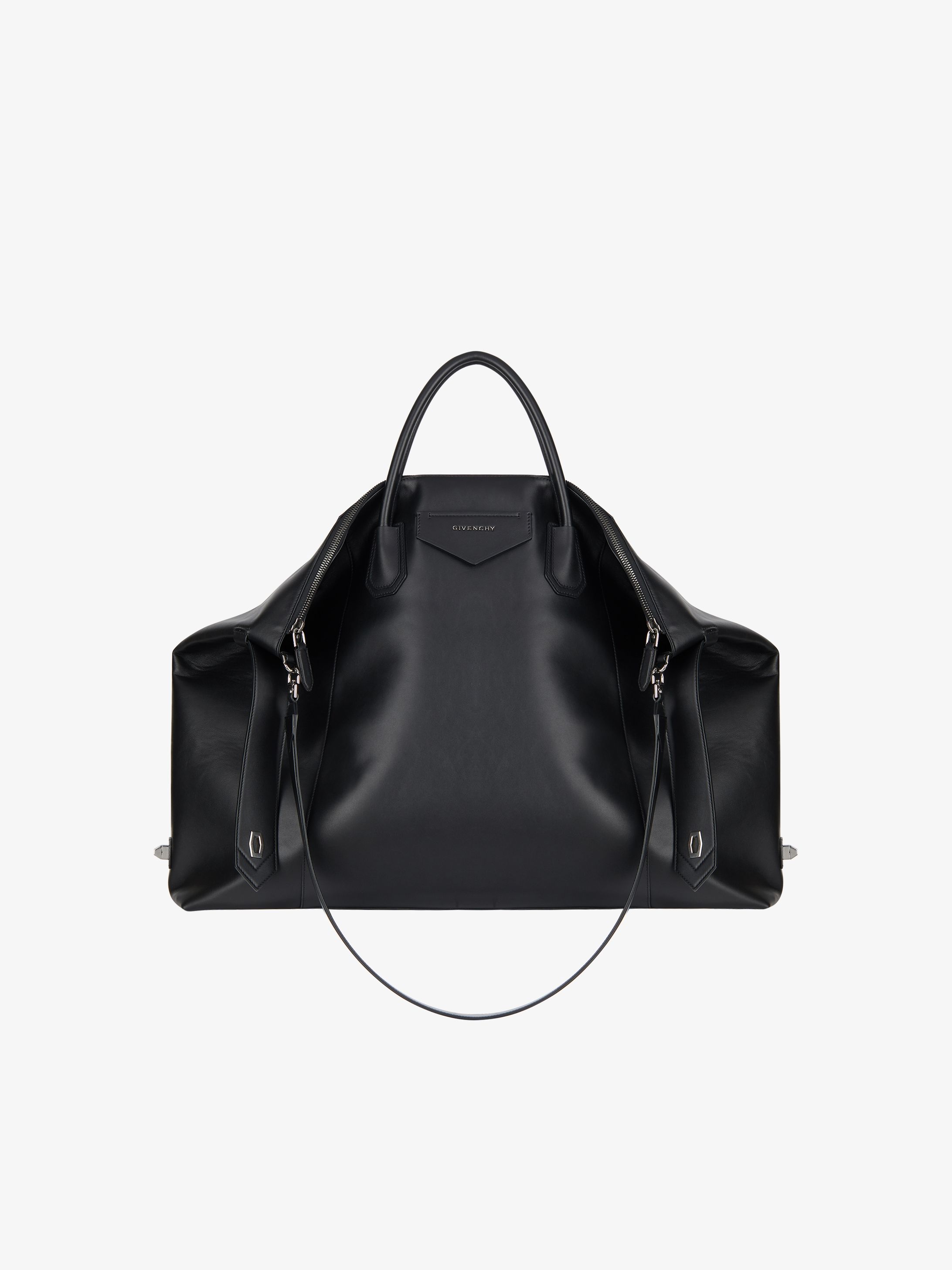 Antigona Soft XL bag in smooth leather