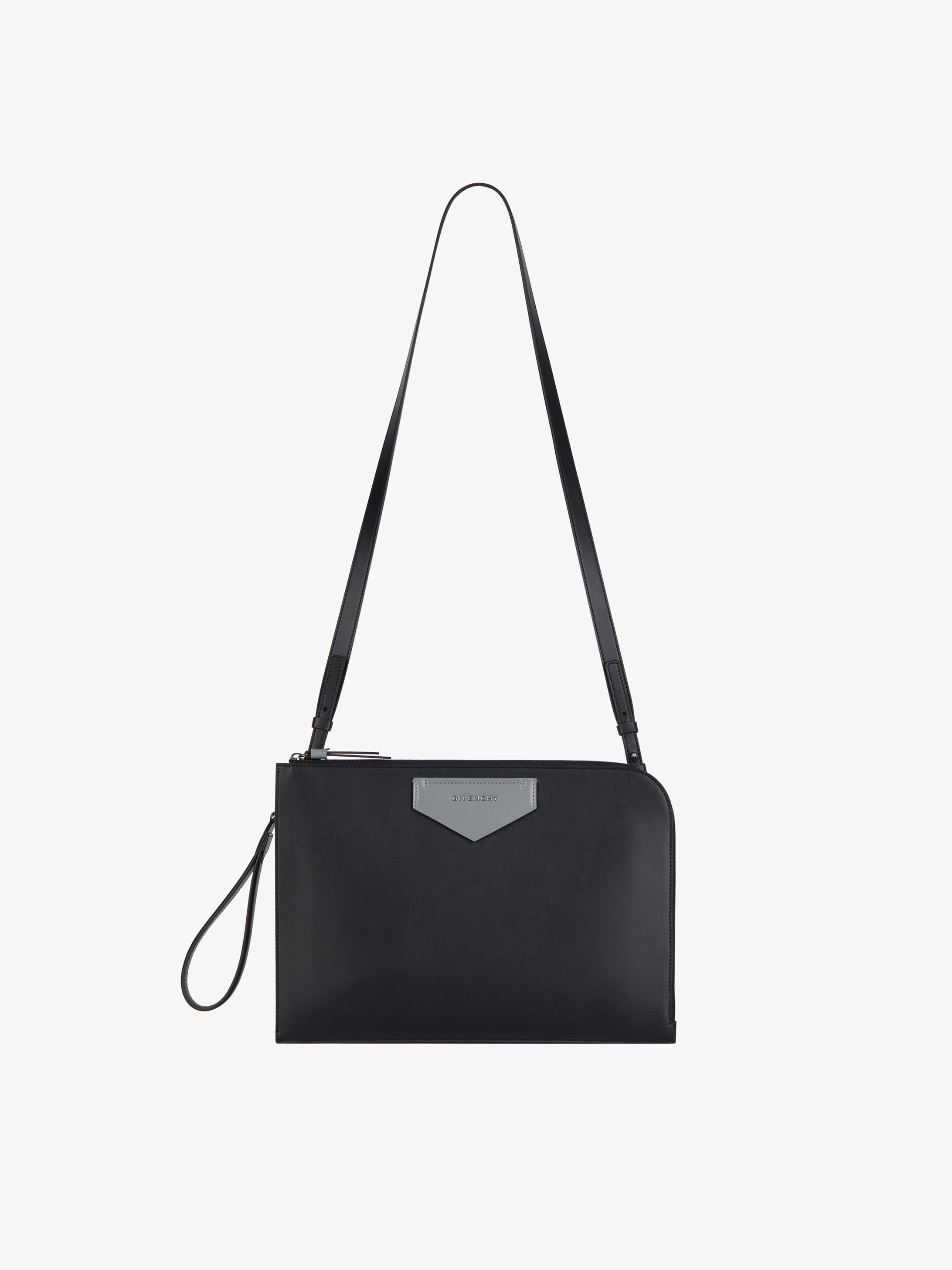 Antigona Soft flat bag in leather