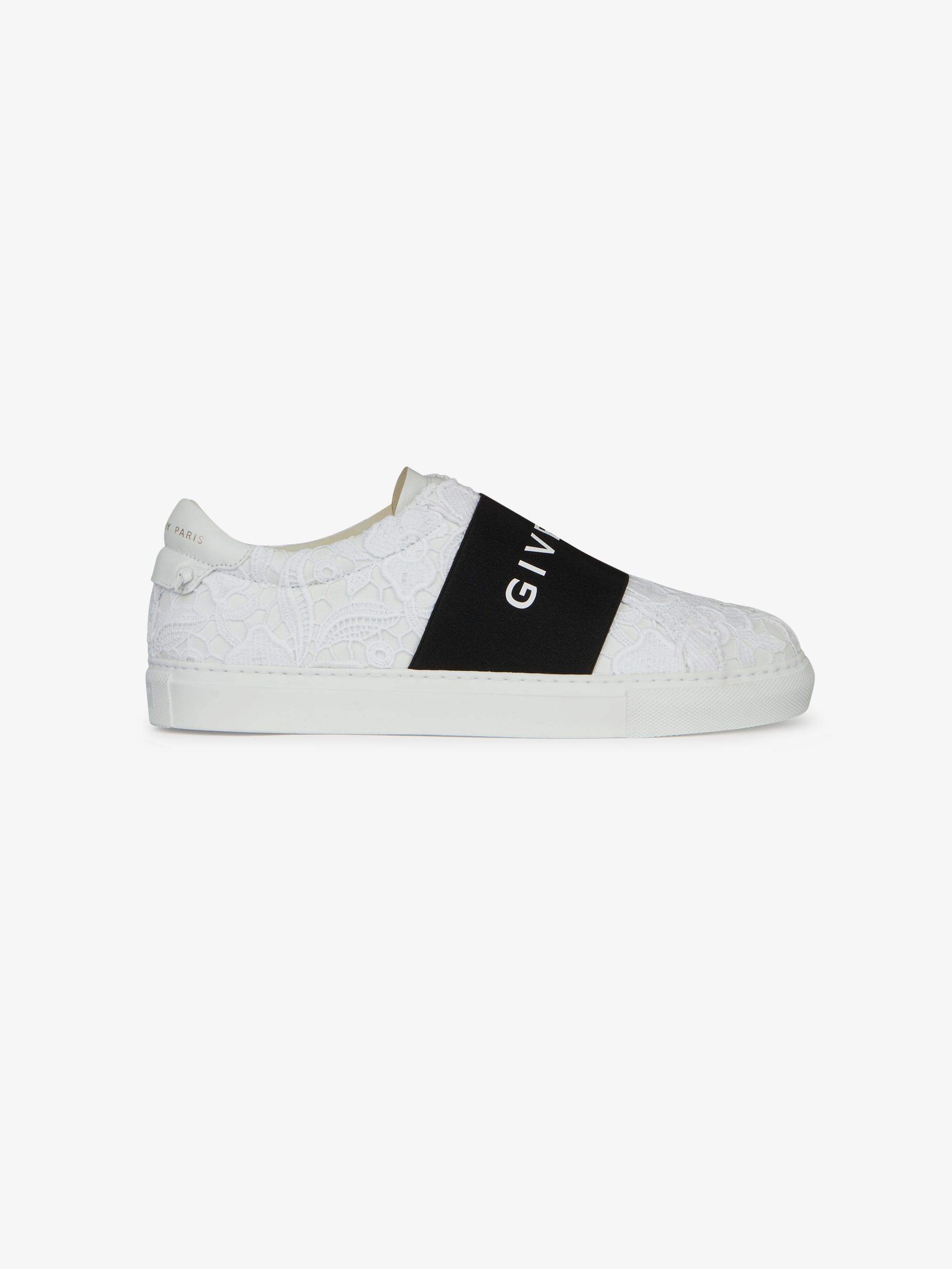 Sneaker di pelle con guipure ed elastico