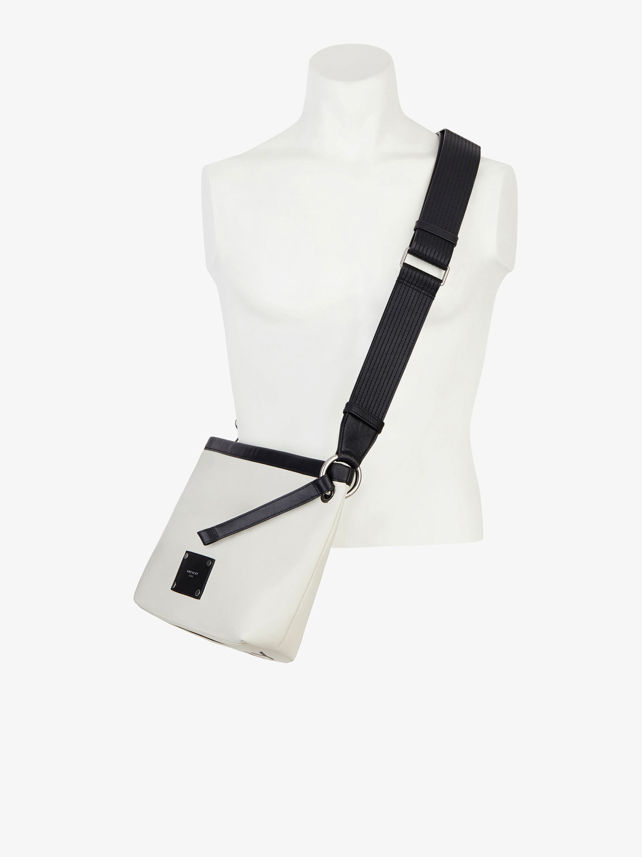 Givenchy tag cross-body bag in smooth leather
