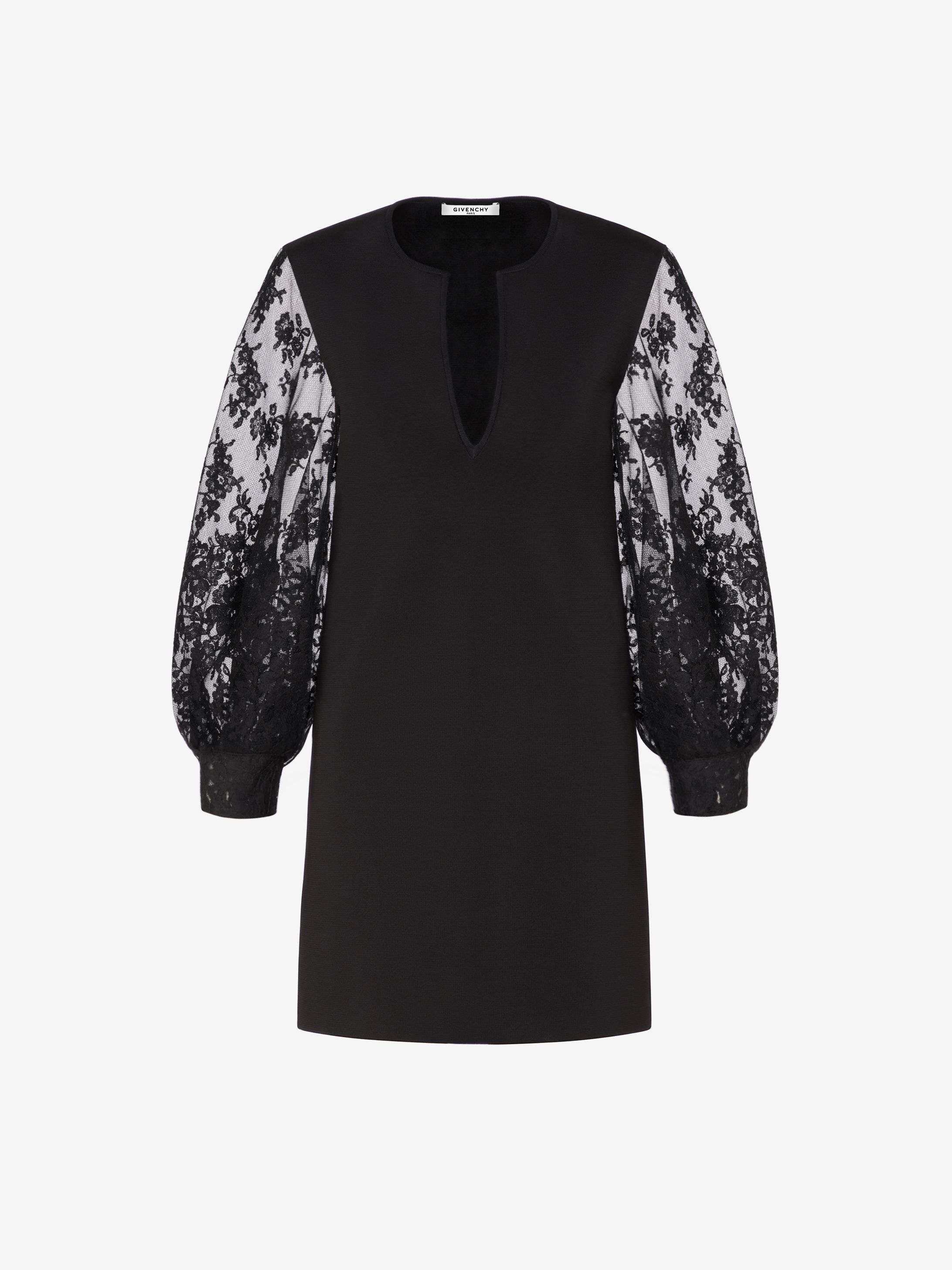 Robe courte à manches en dentelle