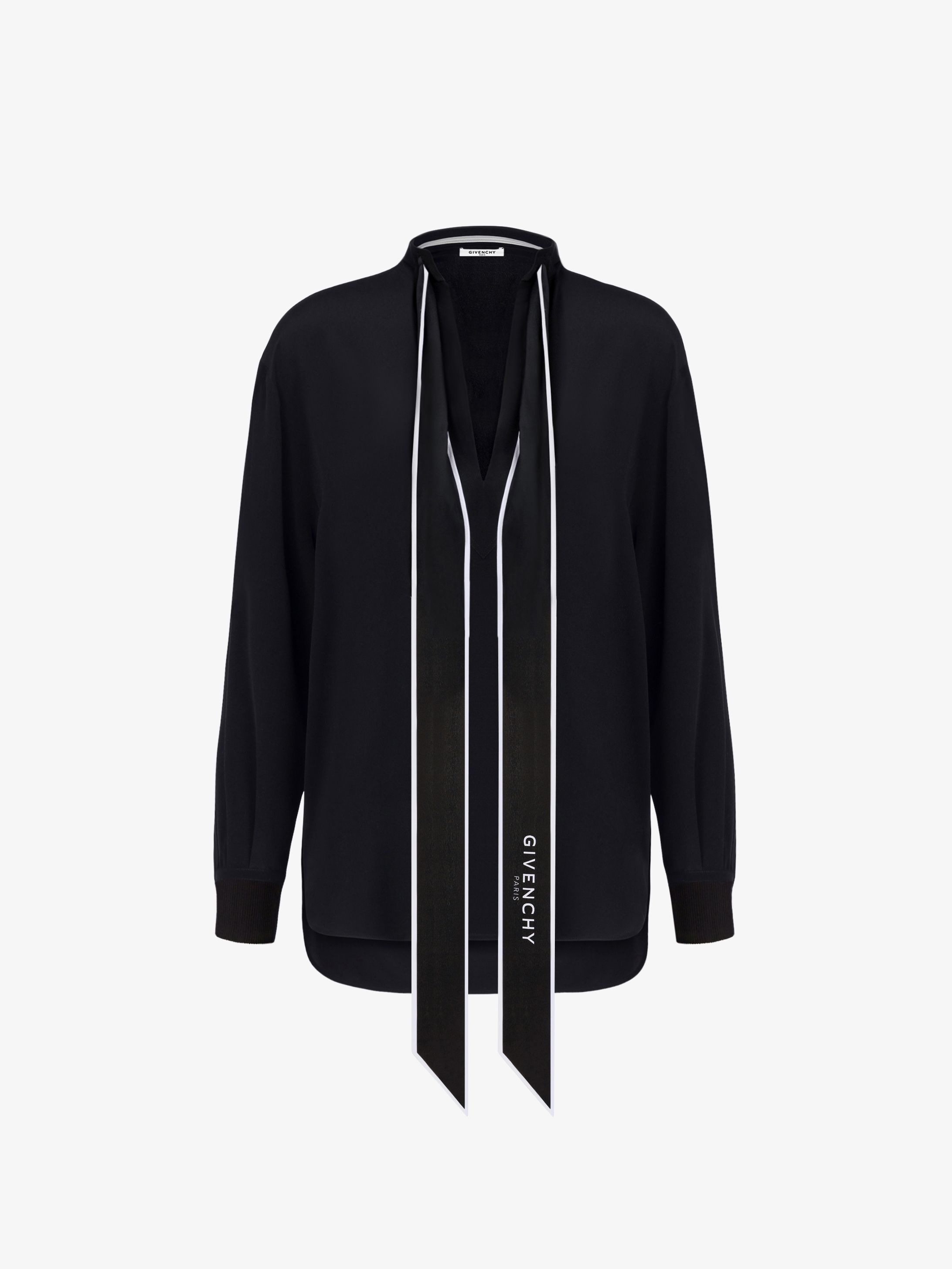 Blouse en soie à col foulard