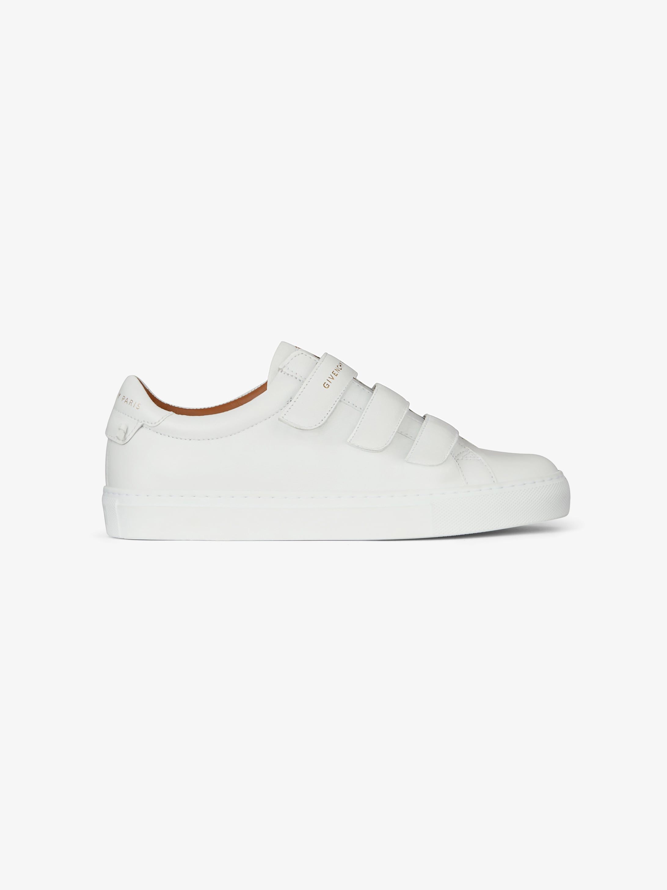 Sneakers in leather with scratchs
