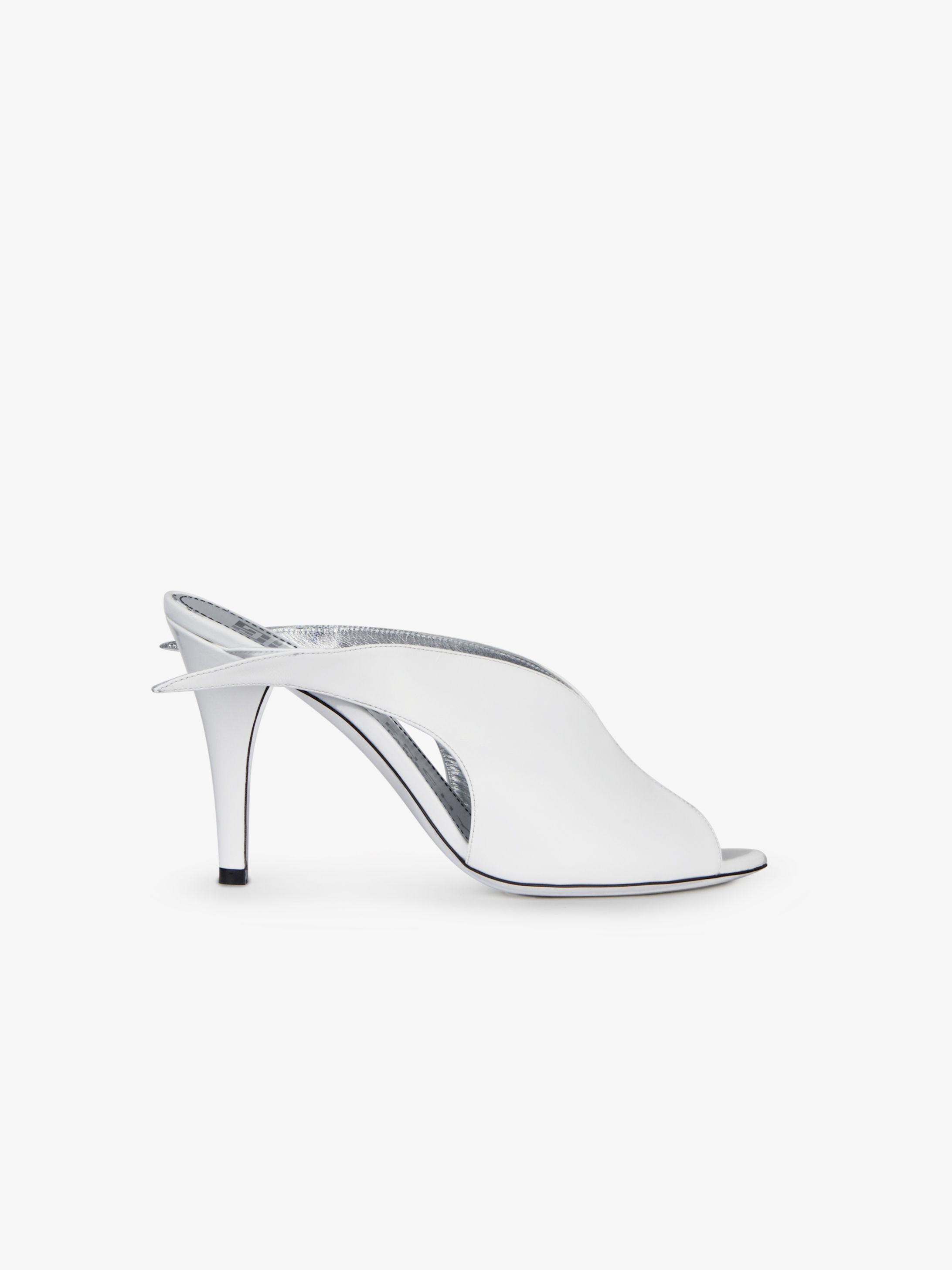 Sandals in smooth leather