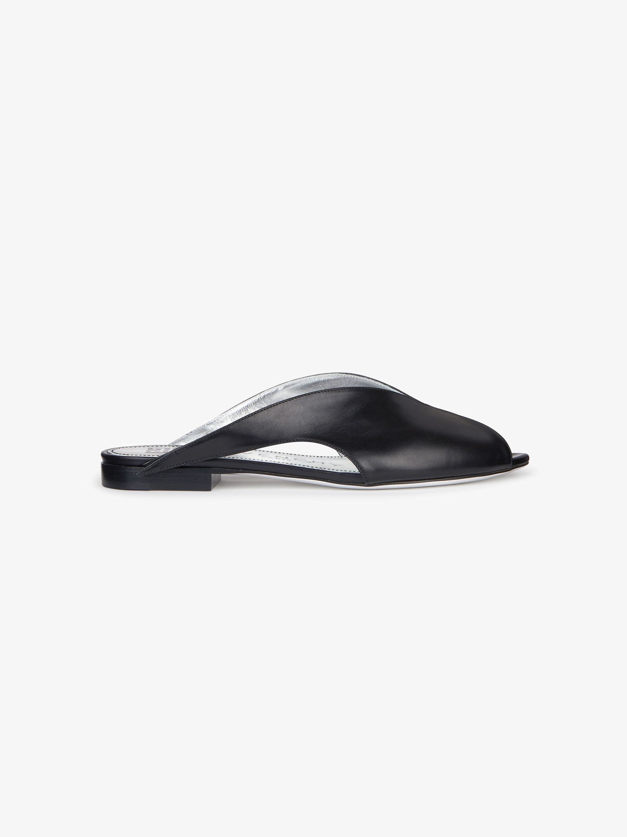 Sandals in smooth leather