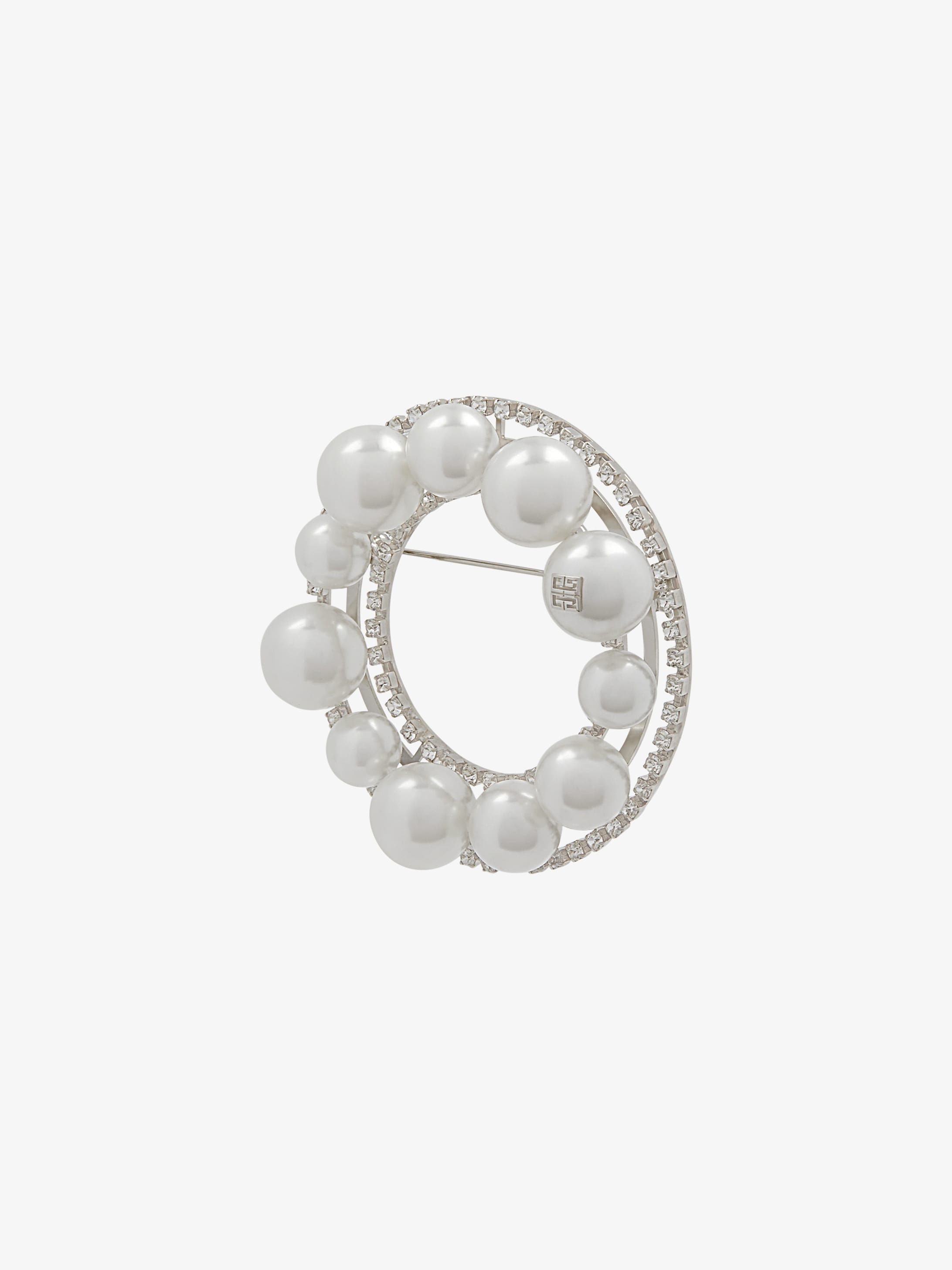 Ariana brooch in pearls and crystals