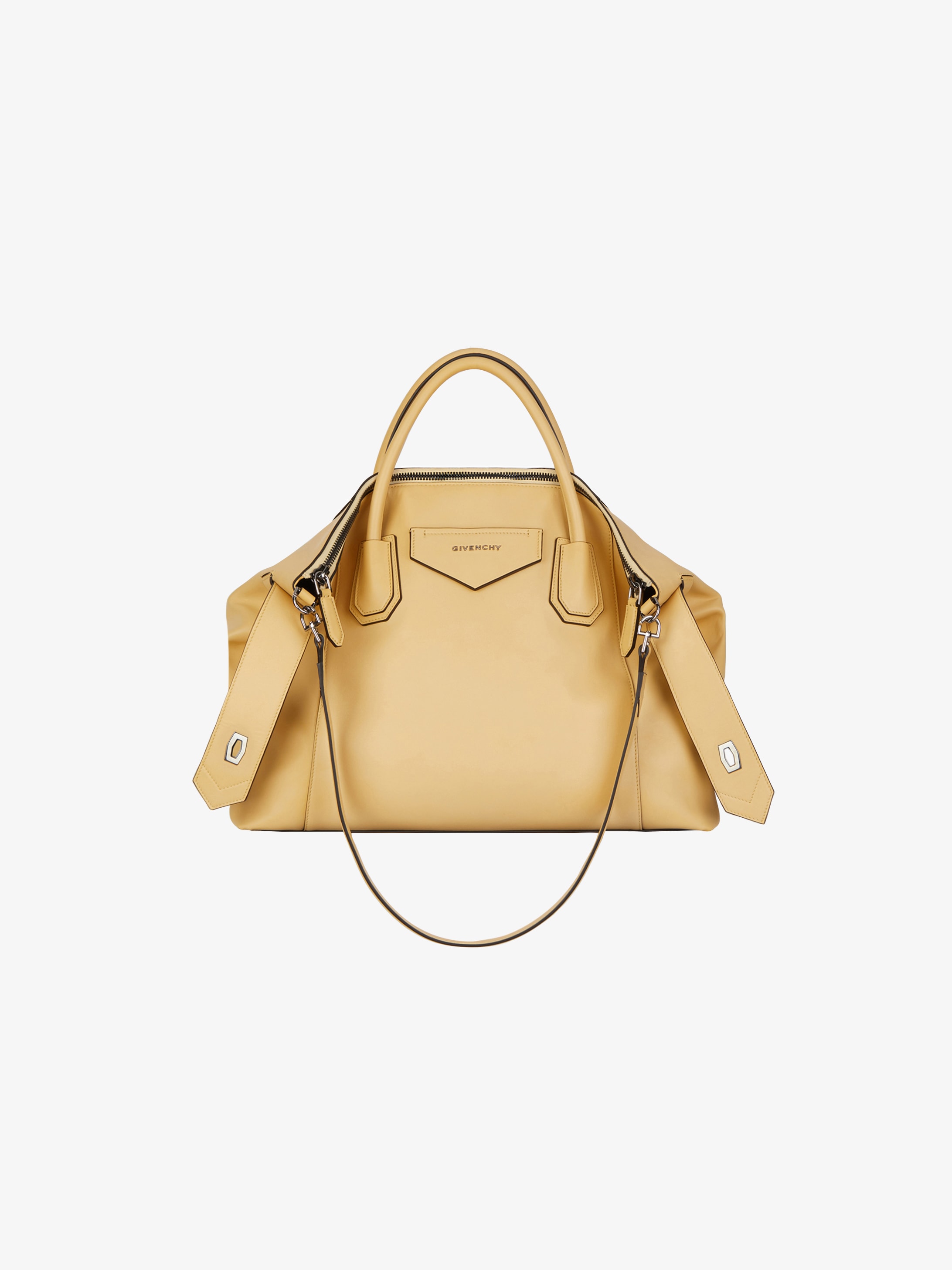 Medium Antigona Soft bag in smooth leather