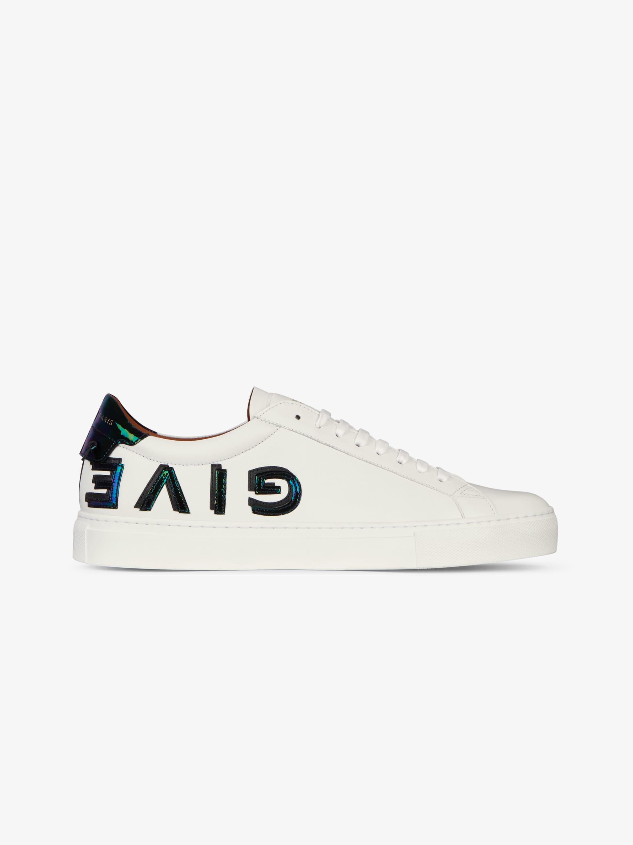 Sneaker con firma GIVENCHY capovolta