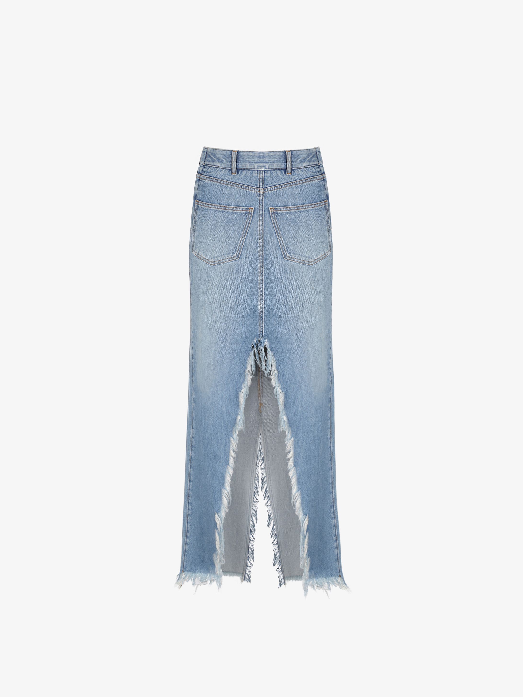 Long skirt in denim with raw cuts