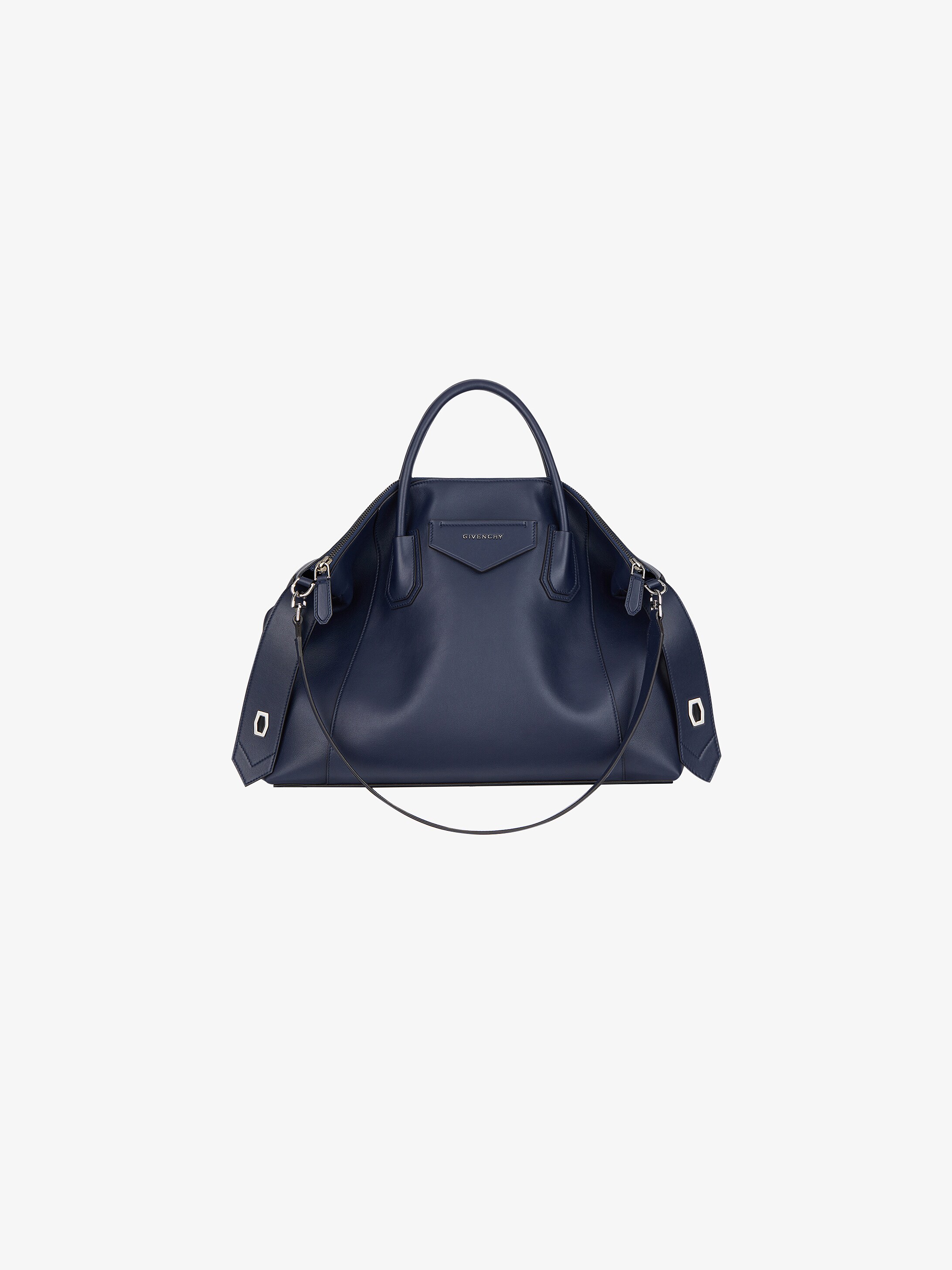 Medium Antigona Soft bag in smooth leather