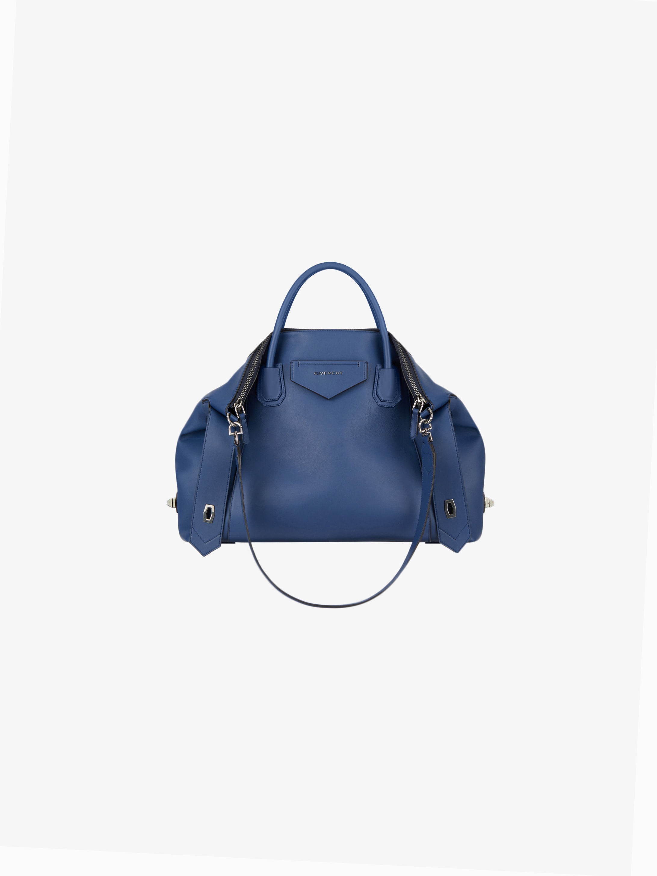 Medium Antigona Soft bag in smooth leather