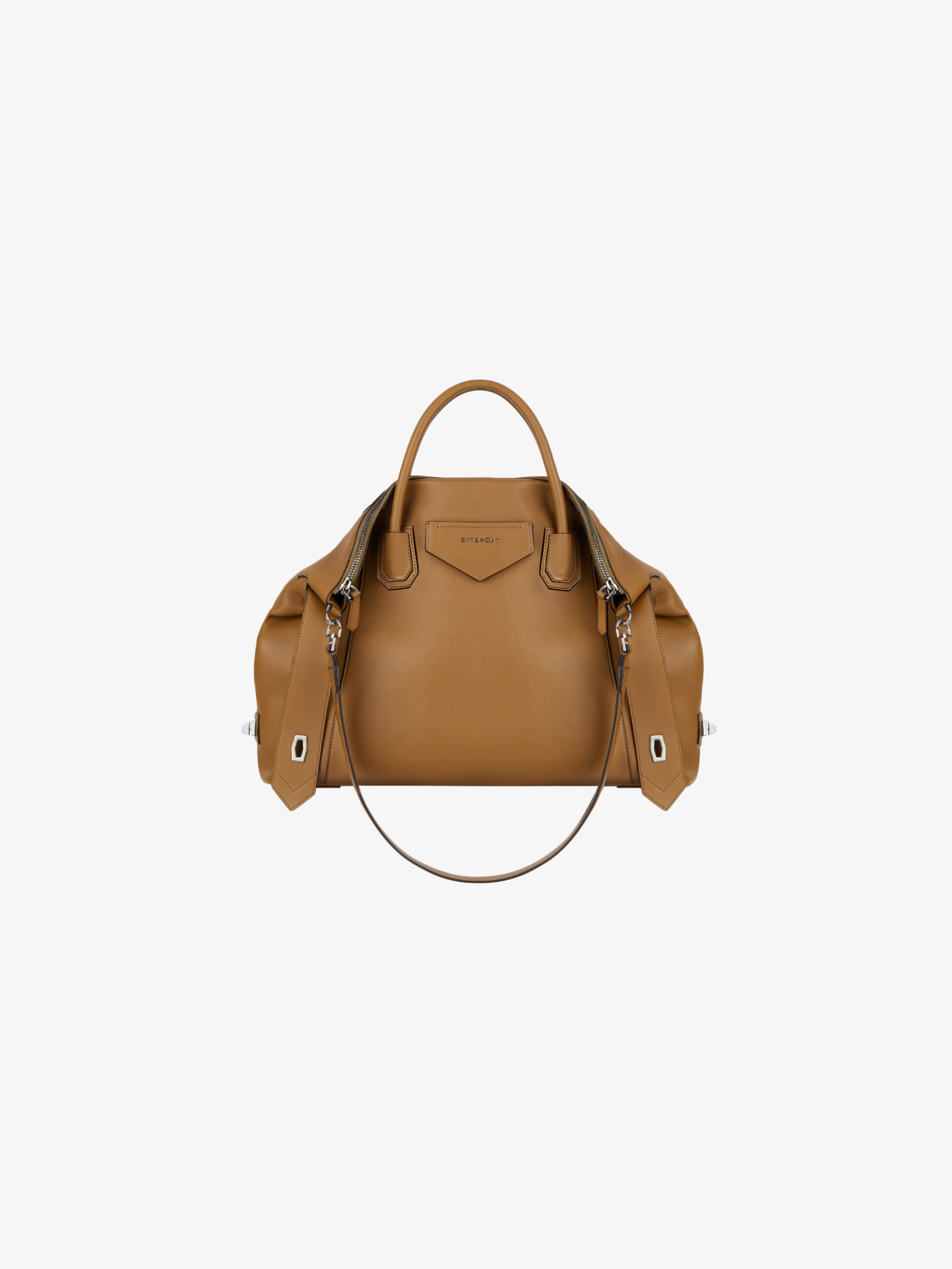 Medium Antigona Soft bag in smooth leather | GIVENCHY Paris