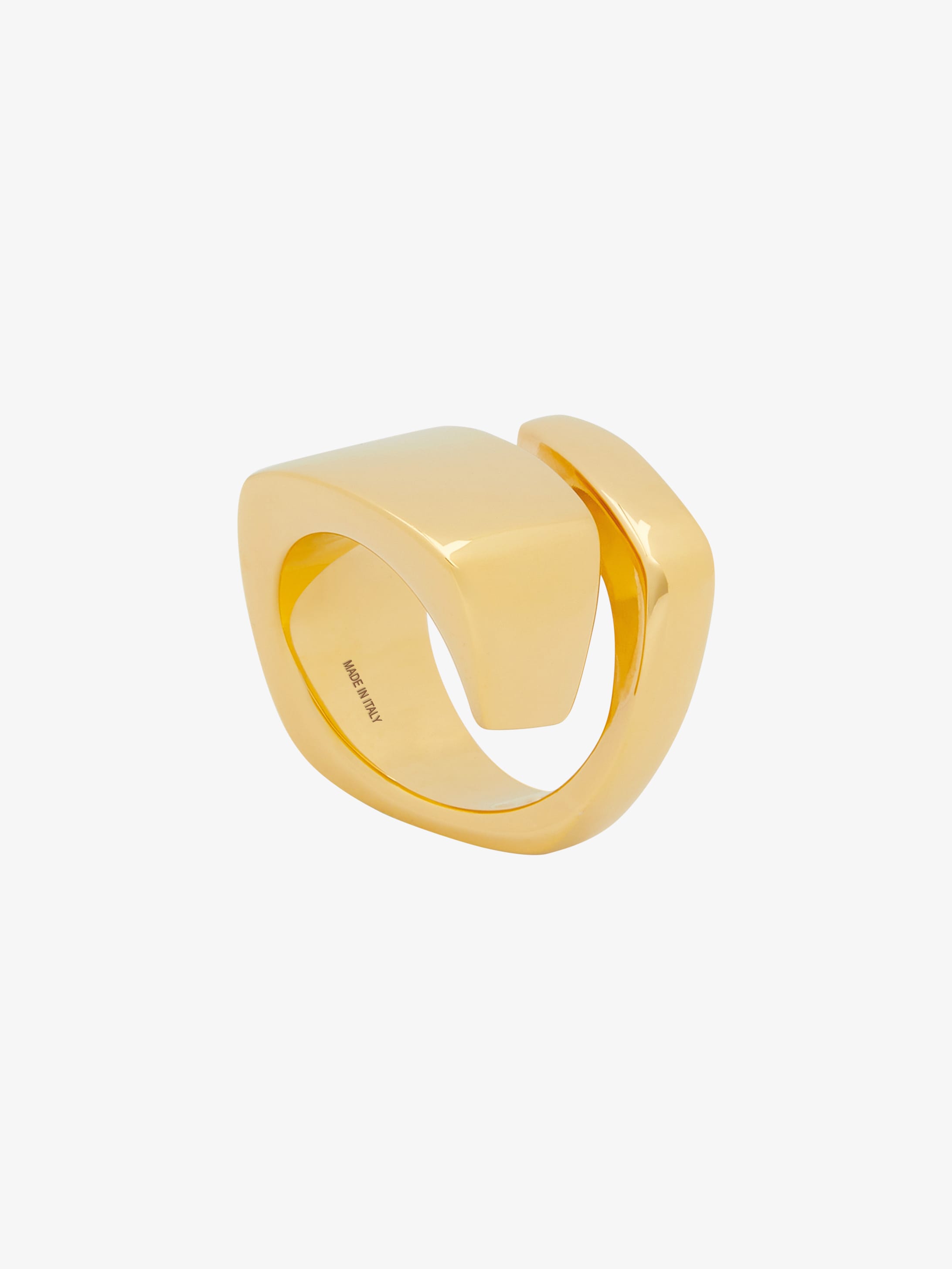 Ring in brass with twisting effect