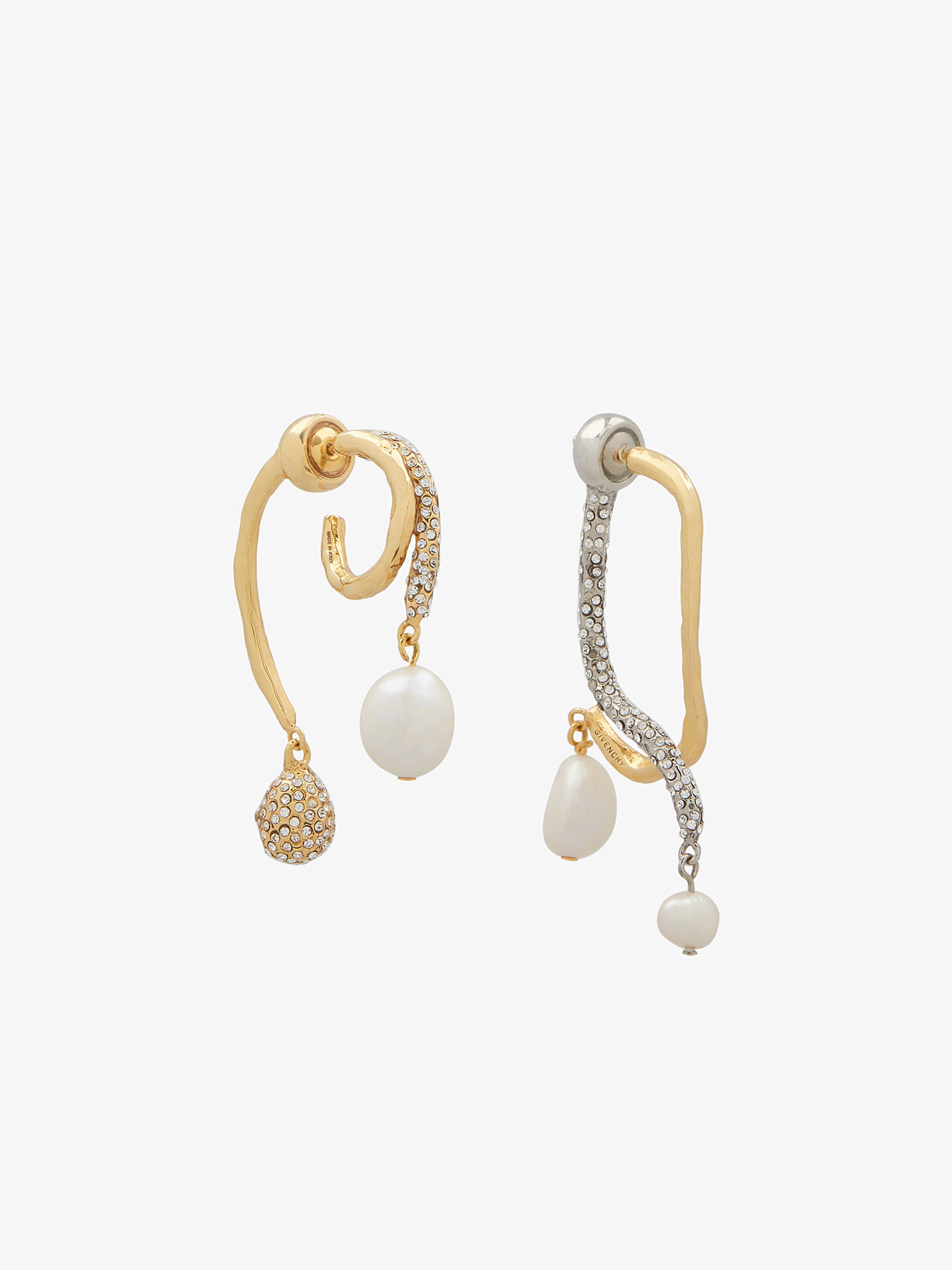 Two tone asymmetrical earrings in brass